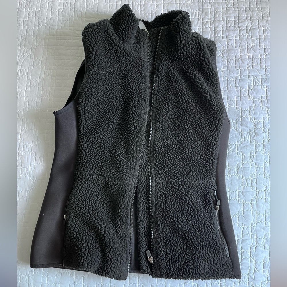 FABLETICS faux Sherpa vest
